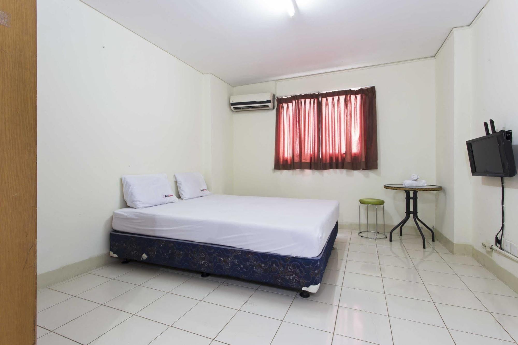 Reddoorz Apartment @ Pulo Gadung Τζακάρτα Εξωτερικό φωτογραφία