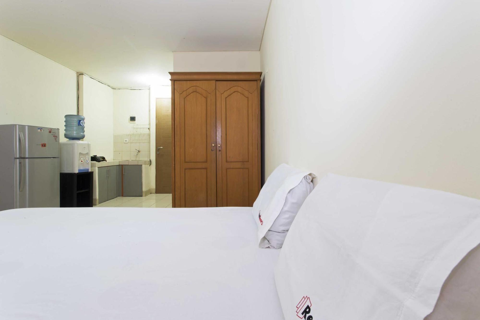 Reddoorz Apartment @ Pulo Gadung Τζακάρτα Εξωτερικό φωτογραφία