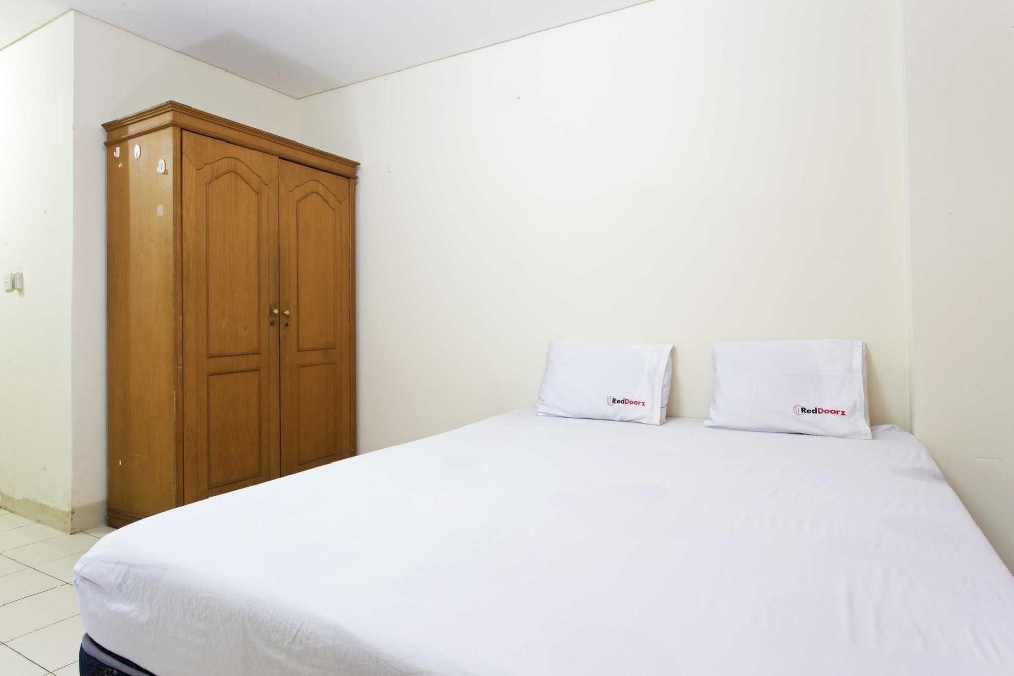 Reddoorz Apartment @ Pulo Gadung Τζακάρτα Εξωτερικό φωτογραφία