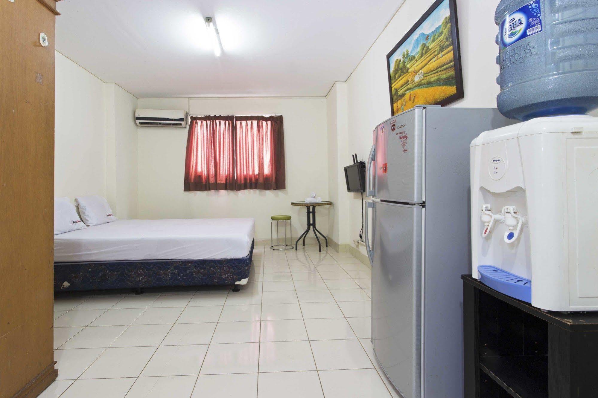 Reddoorz Apartment @ Pulo Gadung Τζακάρτα Εξωτερικό φωτογραφία